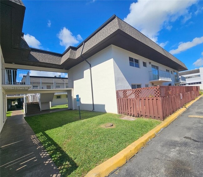 8601 SW 94th St in Miami, FL - Building Photo - Building Photo