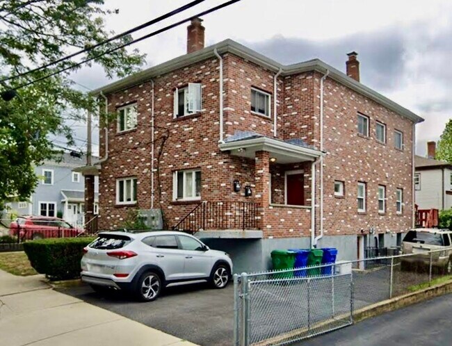 29-31-31 Fayette St in Newton, MA - Foto de edificio - Building Photo