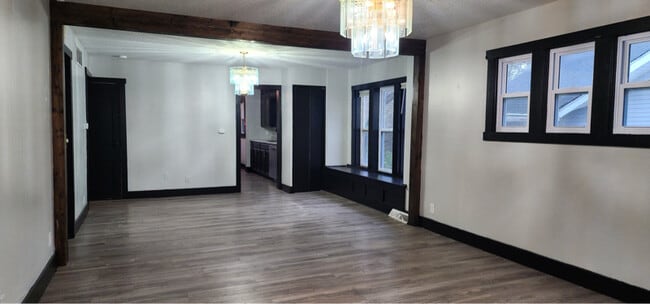 144 S Main St in Trenton, MO - Foto de edificio - Building Photo