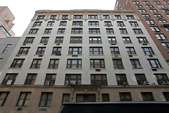 116 E 63rd St in New York, NY - Building Photo - Building Photo