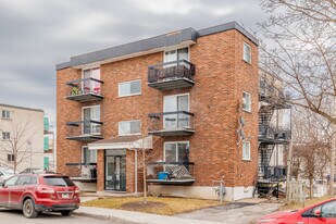 410 De Chartres Rue in Laval, QC - Building Photo