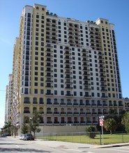 Two City Plaza in West Palm Beach, FL - Foto de edificio - Building Photo