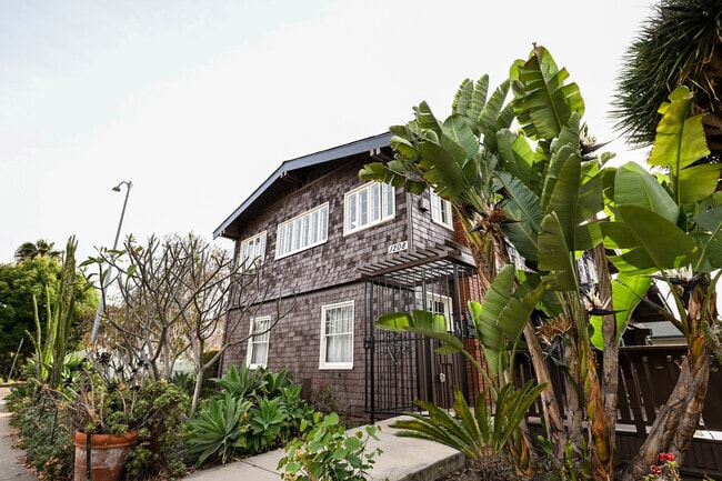 property at 1208 24th St
