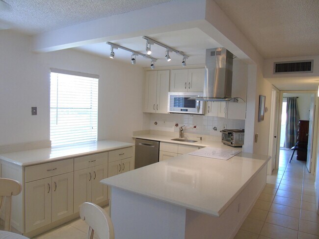 219 Normandy Ln in Delray Beach, FL - Building Photo - Building Photo