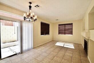 6665 Coral Springs Cir in Las Vegas, NV - Building Photo - Building Photo