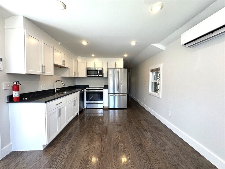 142 Main St in North Reading, MA - Building Photo