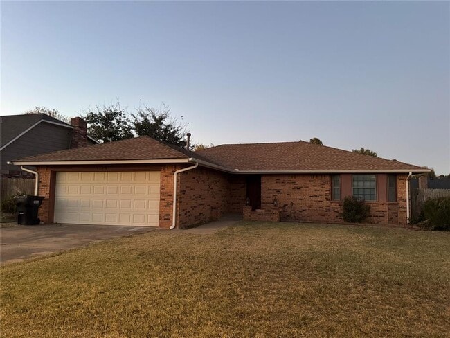 property at 1125 N Patterson Dr