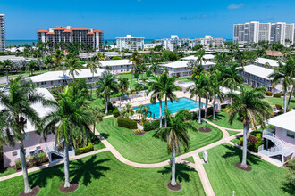 Sea Breeze South in Marco Island, FL - Building Photo - Building Photo