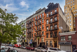 256 W 15th St in New York, NY - Building Photo - Building Photo