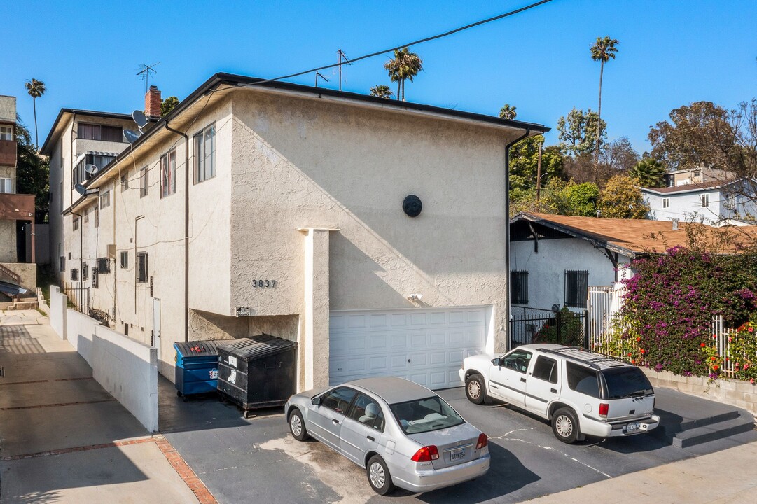 3837 Montclair St in Los Angeles, CA - Building Photo