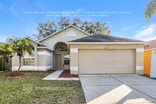 6939 Crown Lake Dr in Gibsonton, FL - Building Photo