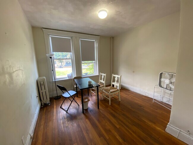 1350 Commonwealth Ave in Boston, MA - Building Photo - Building Photo