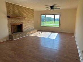 991 Ross Rd in Byron, GA - Building Photo - Building Photo