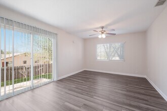 7809 Hollow Oak in Live Oak, TX - Building Photo - Building Photo