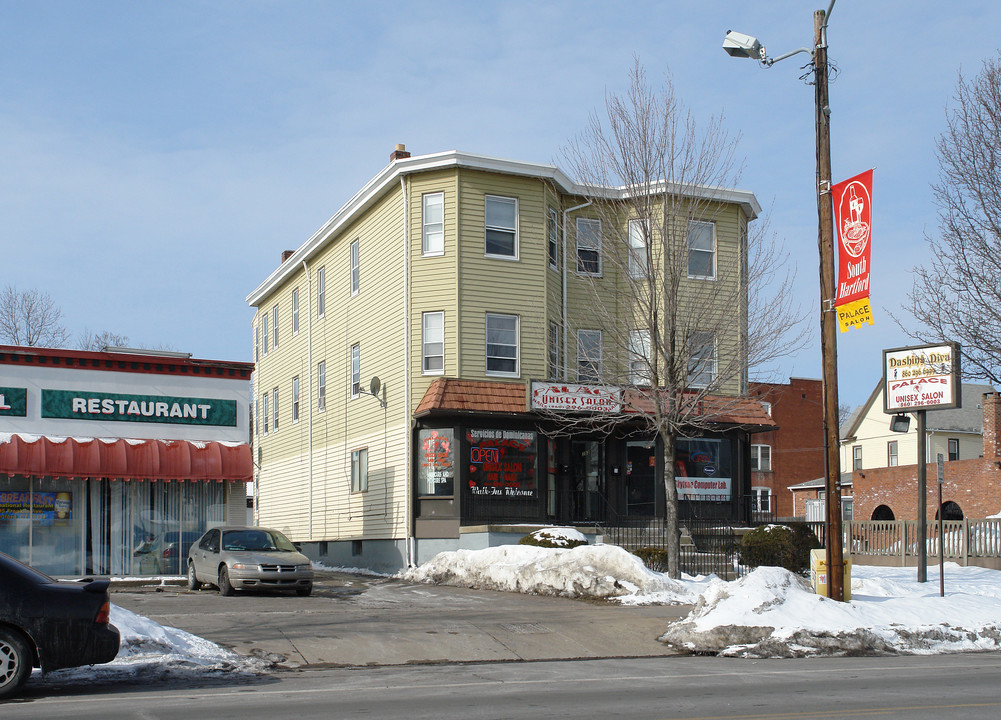 393 Franklin Ave in Hartford, CT - Foto de edificio