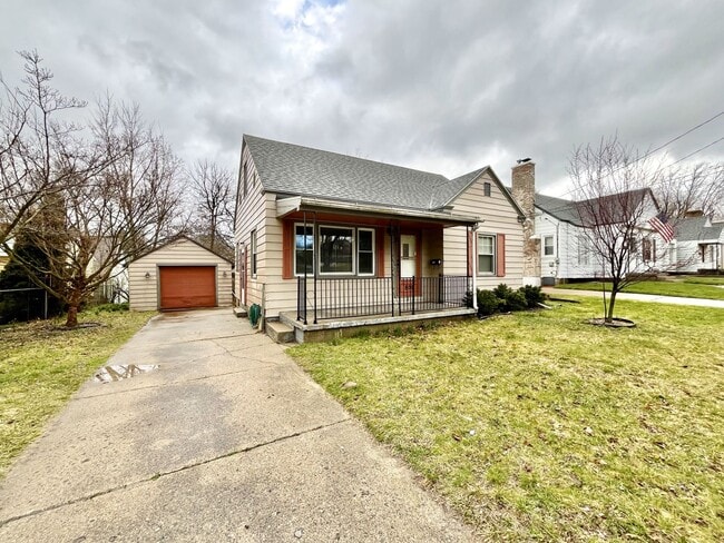 property at 809 Eastern Ave NE