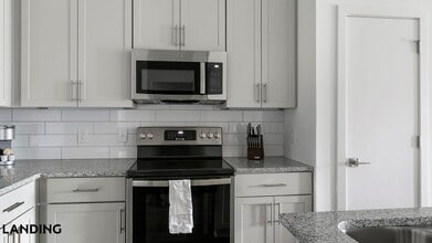 2110 Birkhall St in Raleigh, NC - Foto de edificio - Building Photo