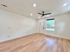 1403 Cometa St in Austin, TX - Building Photo - Building Photo