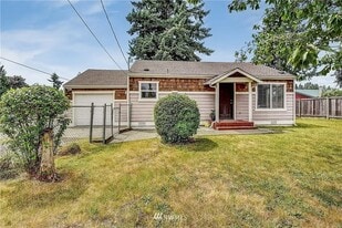 2201 Union Ave NE in Renton, WA - Building Photo