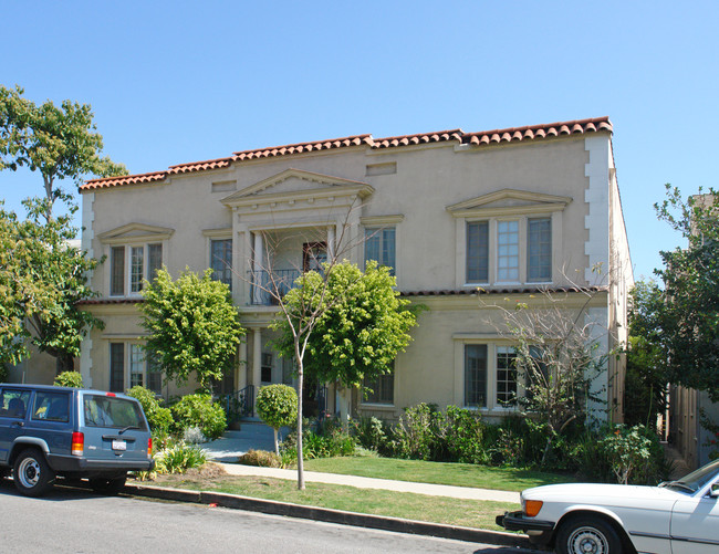 140 S Roxbury Dr in Beverly Hills, CA - Building Photo - Building Photo