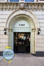 6930 N Greenview Ave in Chicago, IL - Building Photo - Building Photo