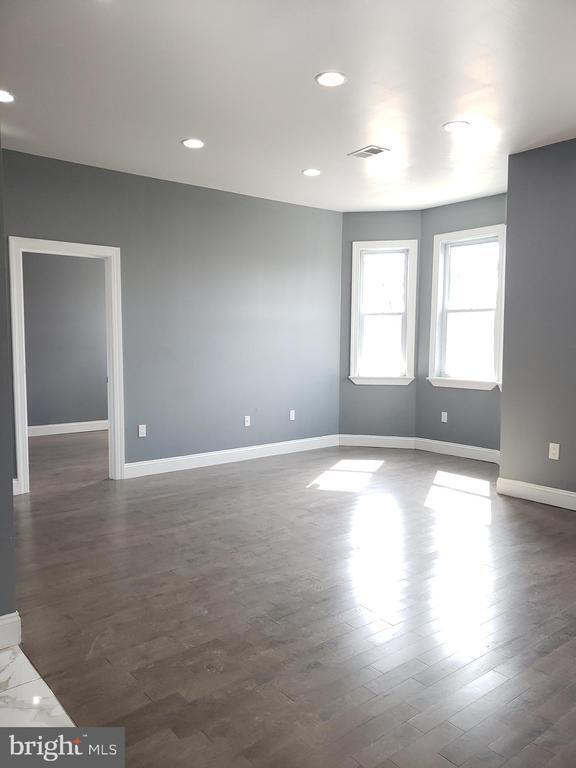 5109 Woodland Ave in Philadelphia, PA - Building Photo - Building Photo