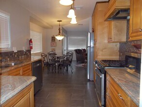 7711 Keating Cir in Las Vegas, NV - Building Photo - Building Photo