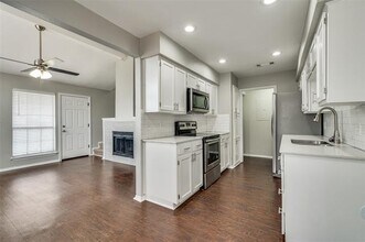 115 Peachtree Ct in Kennedale, TX - Building Photo - Building Photo