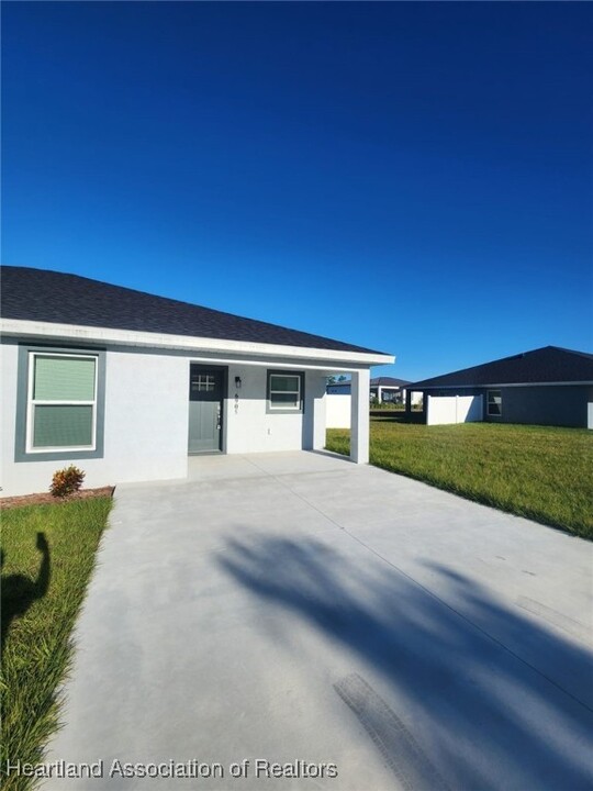 6905 San Benito Dr in Sebring, FL - Building Photo