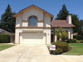 675 N Claremont Ave in Clovis, CA - Building Photo