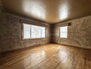 22571 Curie Ave in Warren, MI - Building Photo - Building Photo