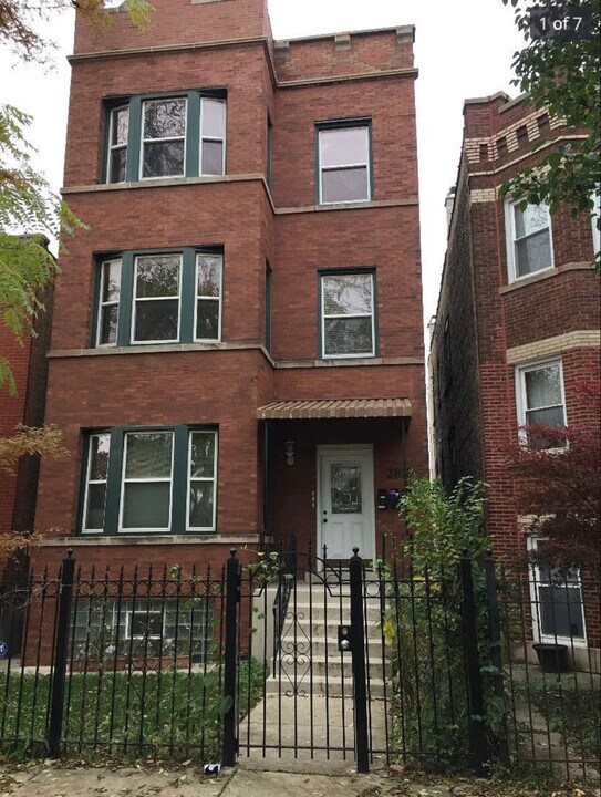 2818 N Mozart St in Chicago, IL - Building Photo