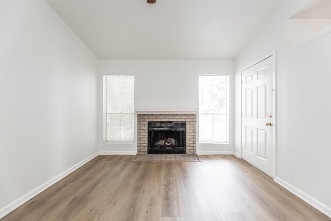 property at 3900 Woodchase Dr
