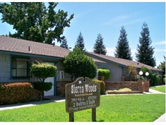 Sierra Woods Apartments in Sanger, CA - Building Photo - Building Photo