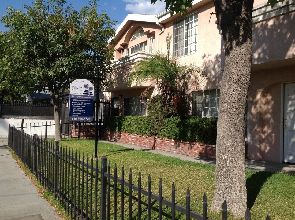 5328 Riverton Ave, Unit 103 in Los Angeles, CA - Foto de edificio