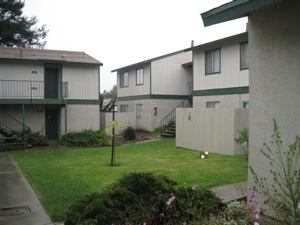 240 Aspen St in Arroyo Grande, CA - Foto de edificio - Building Photo