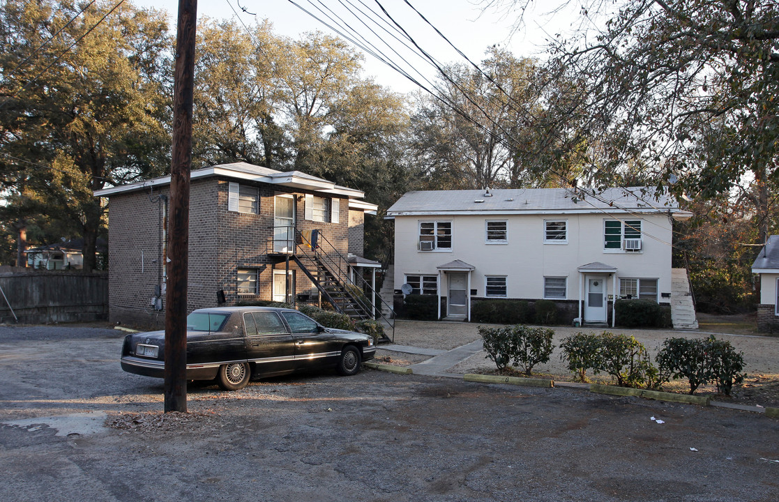 5746 Rickett Ave in Charleston, SC - Foto de edificio