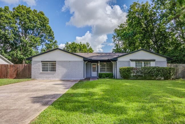 property at 1521 Pearl St