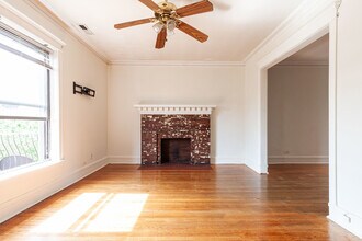 902 W Belle Plaine Ave in Chicago, IL - Building Photo - Building Photo