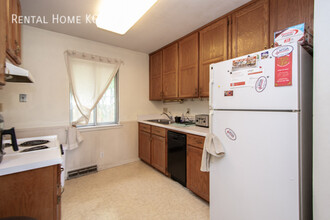 8432 Lowell Ave in Overland Park, KS - Foto de edificio - Building Photo