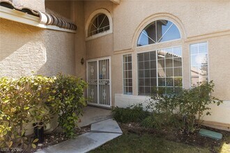 2165 Crestline Falls Pl in Las Vegas, NV - Building Photo - Building Photo