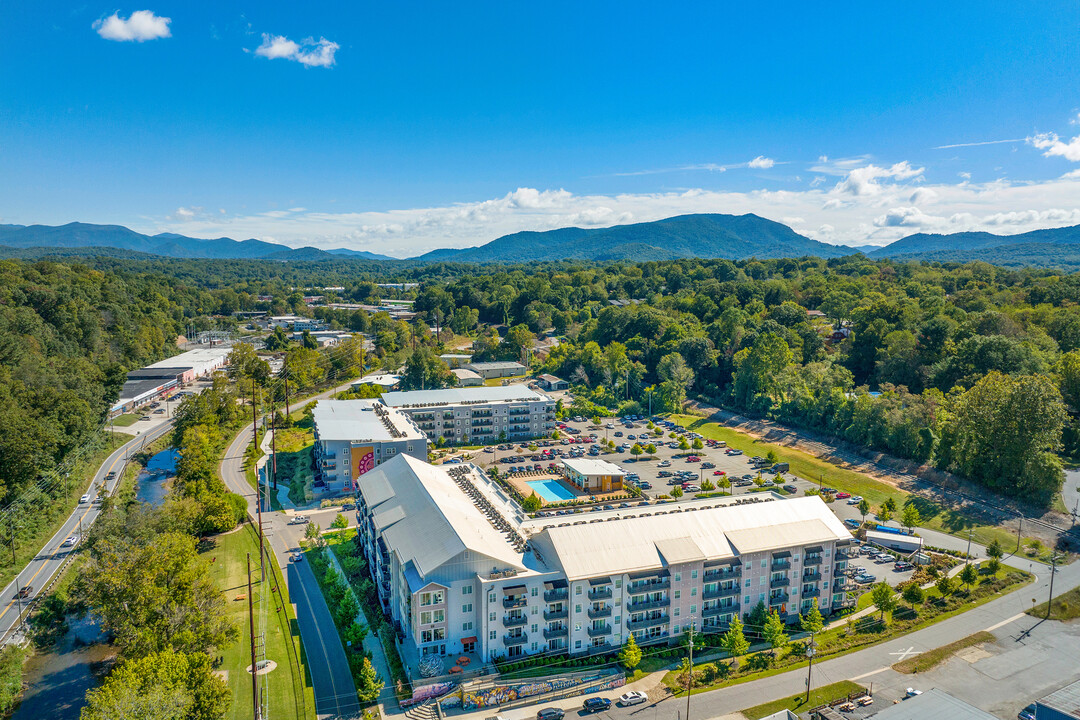 River Mill Lofts & Skyloft in Asheville, NC - Foto de edificio