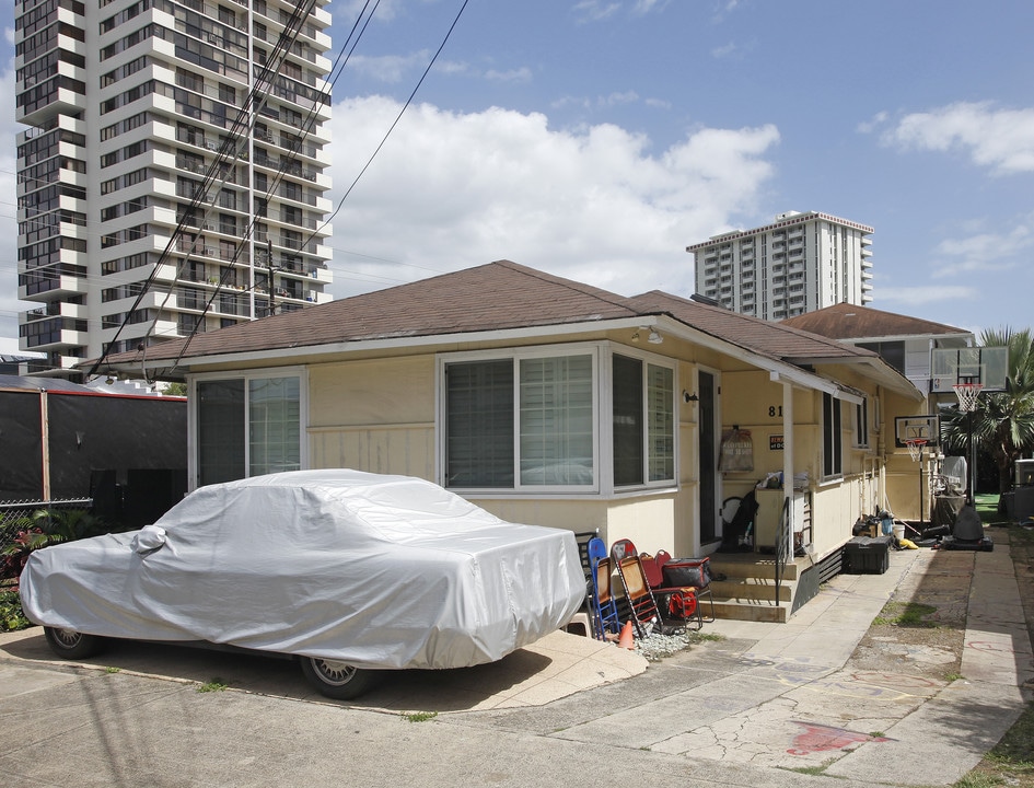 813 Paani St in Honolulu, HI - Foto de edificio