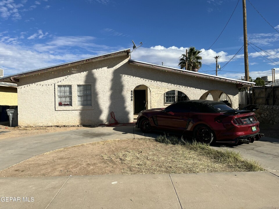8908 Ankerson St in El Paso, TX - Building Photo