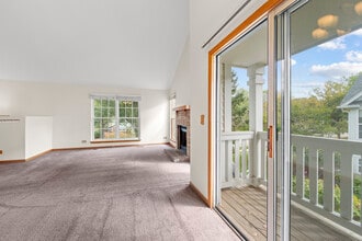 992 Manchester Cir in Grayslake, IL - Foto de edificio - Building Photo