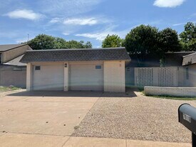 7916 Albany Ave in Lubbock, TX - Building Photo