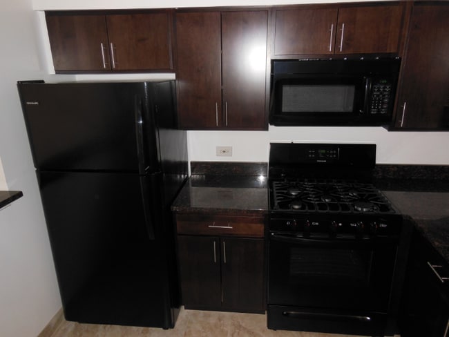 1331 E Ports O Call Dr in Palatine, IL - Building Photo - Building Photo