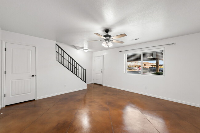 2801 E 450 N in Saint George, UT - Foto de edificio - Building Photo