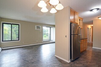 4130 Rahn Rd in Eagan, MN - Building Photo - Building Photo