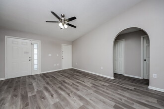 513 Royal Palm Dr in Kissimmee, FL - Building Photo - Building Photo